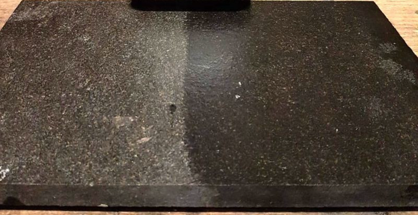Wet Stone de ProtectStone – produit hydrofuge effet mouillé pour pierres naturelles, dallages et matériaux poreux. Idéal pour raviver et protéger en profondeur.