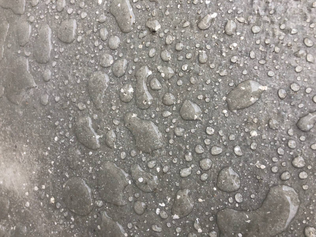 À quelle période traiter les pierres naturelles avec un hydrofuge ? Le guide complet