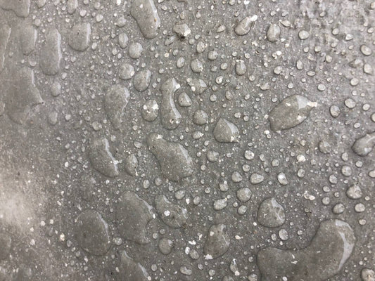 À quelle période traiter les pierres naturelles avec un hydrofuge ? Le guide complet