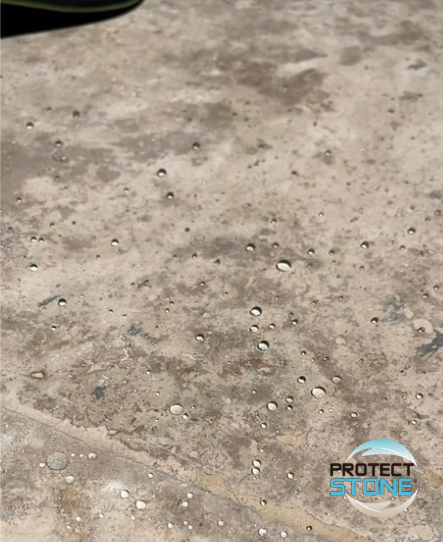 OLEOSTONE ProtectStone – Imperméabilisant incolore à base d’eau pour pierre naturelle, terre cuite, béton et granit. Protection hydrofuge et oléofuge pour surfaces intérieures et extérieures. Application facile, sans solvant.